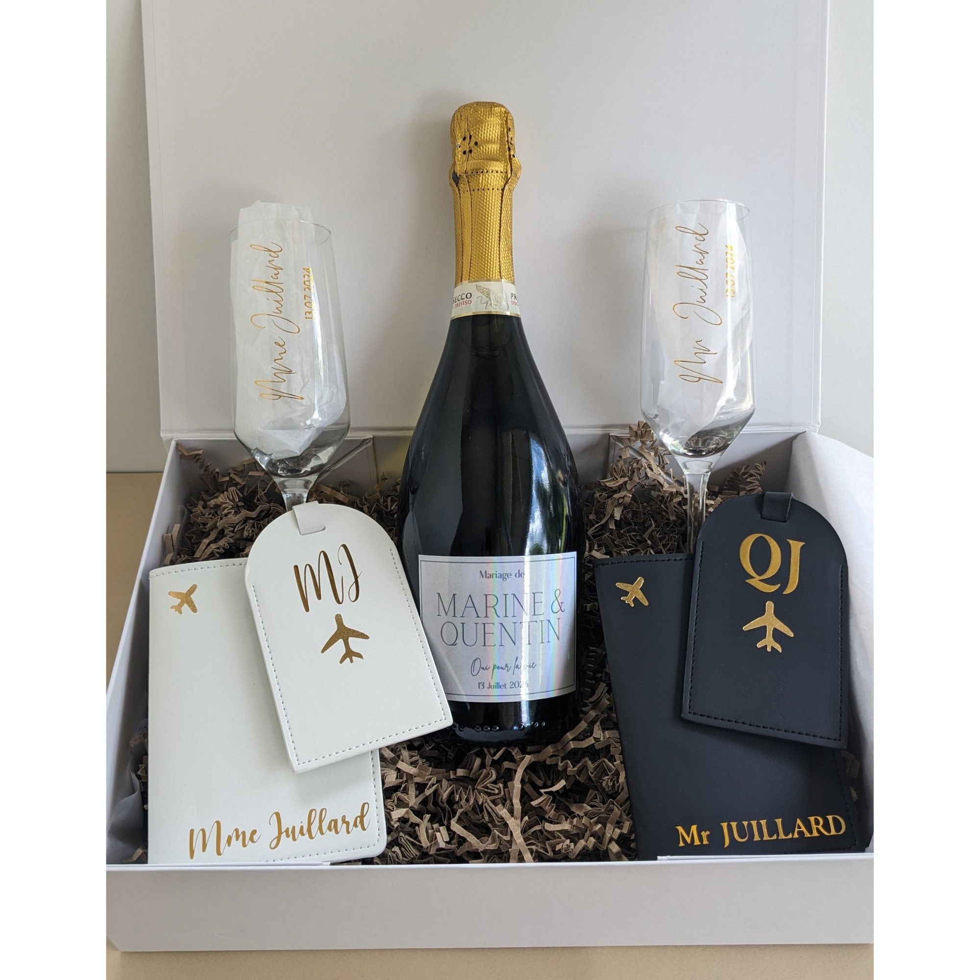 Coffret cadeau marié personnalisé flûte champagne couple cadeau anniversaire mariage personnalisé cadeau de noce jeune marié passeport duo