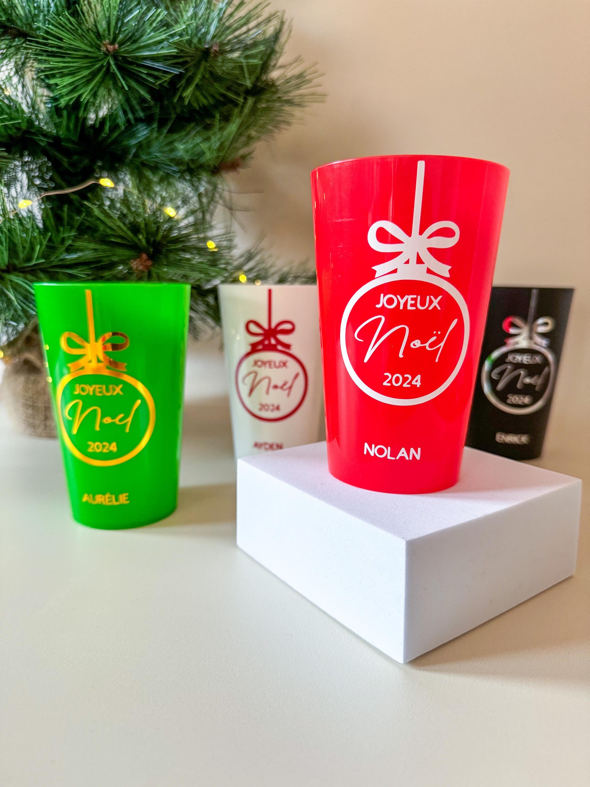 gobelet personnalisé noël cadeau invités verre personnalisé fête fin d'année décoration de table noel gobelet prénom invités décoration noël