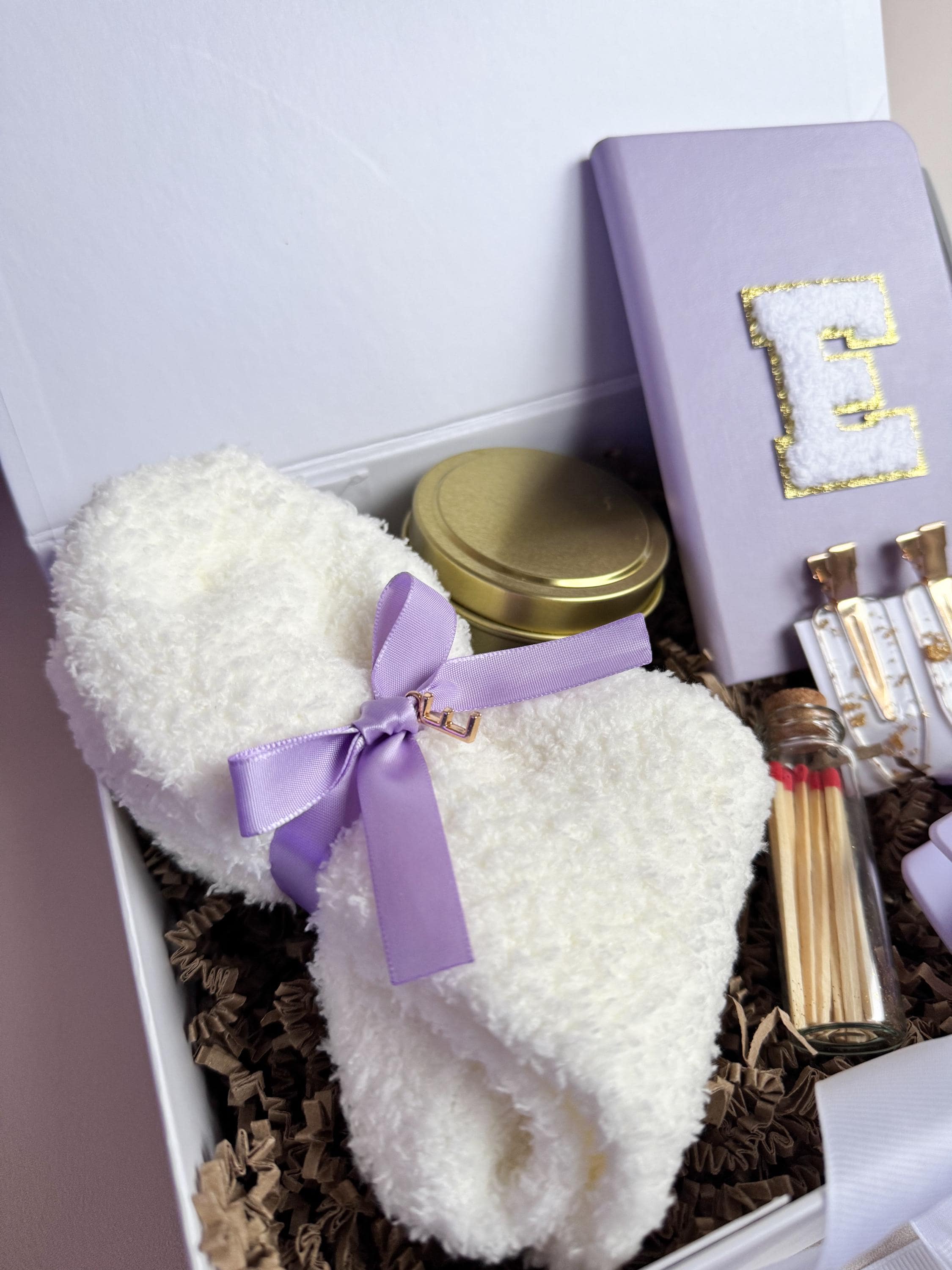 Teen Girl Gift Box College Care Package Comfort Relaxation Gift Set Fuzzy Sock Self Care Birthday Gift for Her Student Cozy Winter Box Candl