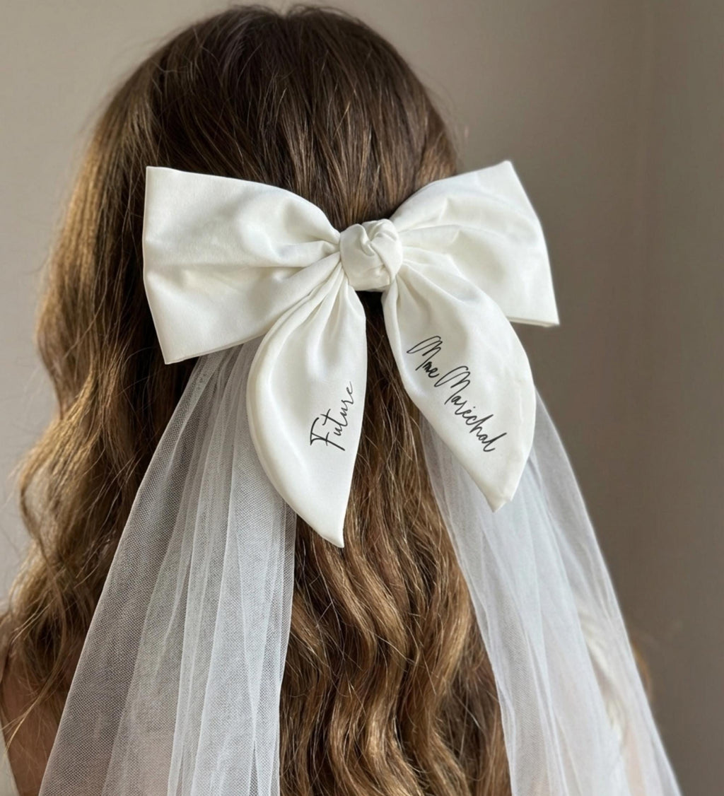 Voile Mariée Noeud Personnalisé Cadeau Future Mariée Accessoire EVJF Personnalisé Cadeau Fiançailles Accessoire Cheveux Mariée Voile Tulle